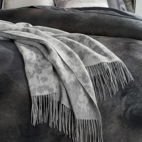 MICHAEL ARAM Orchid Fringe THROW Grey 100% Wool Floral 50 x 70 NEW $250 - Picture 3 of 10